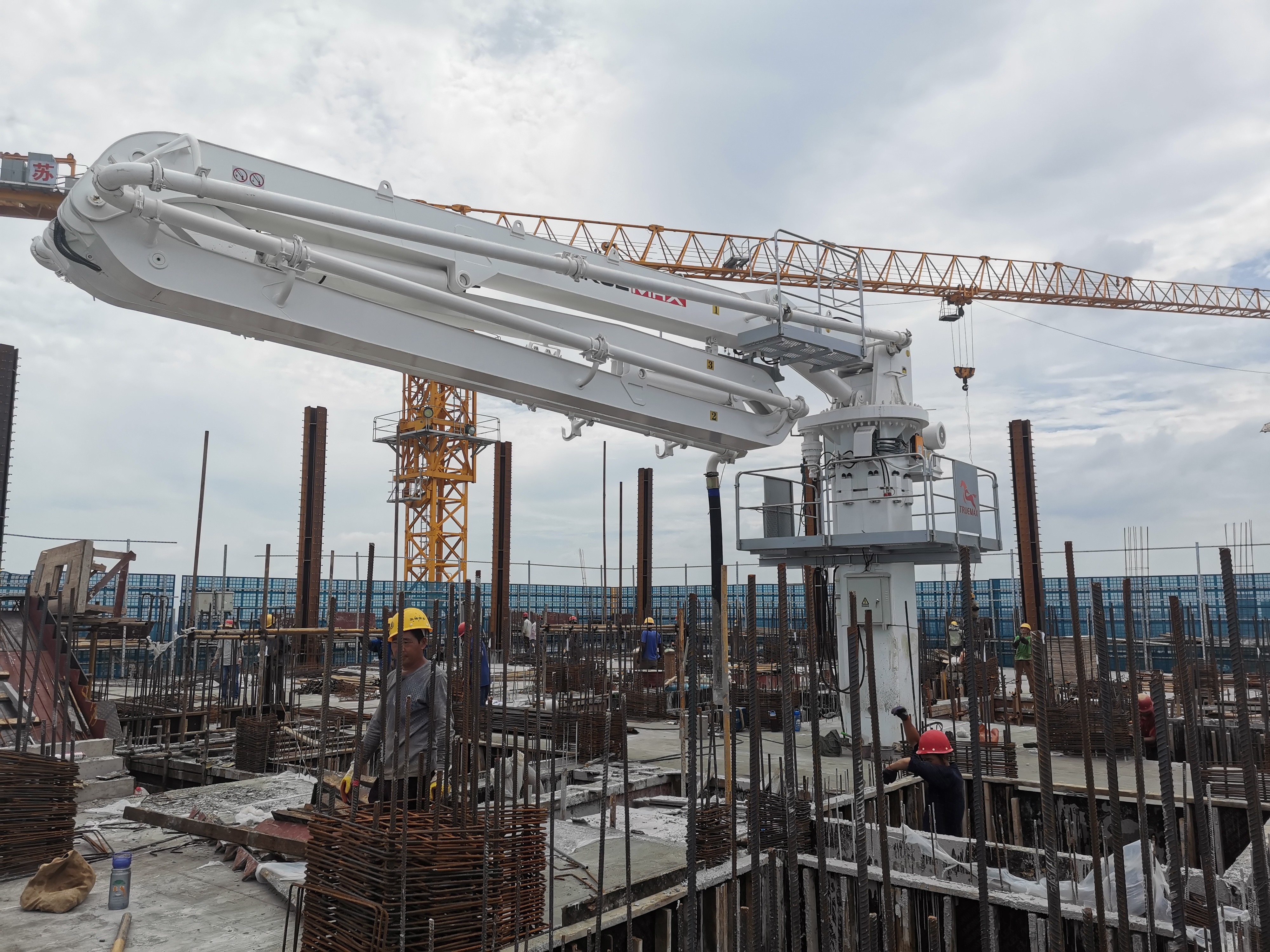 內(nèi)爬液壓布料機 內(nèi)爬液壓布料機