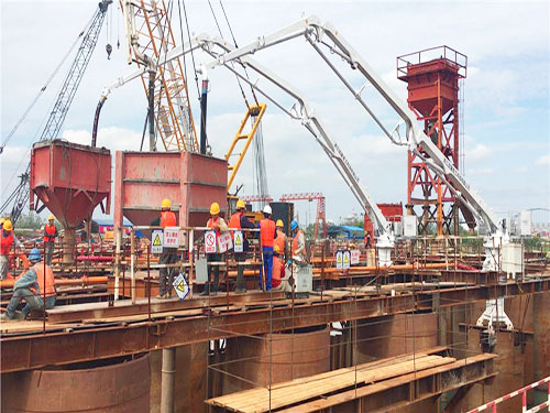 混凝土液壓布料機-高效施工，輕松實現(xiàn)